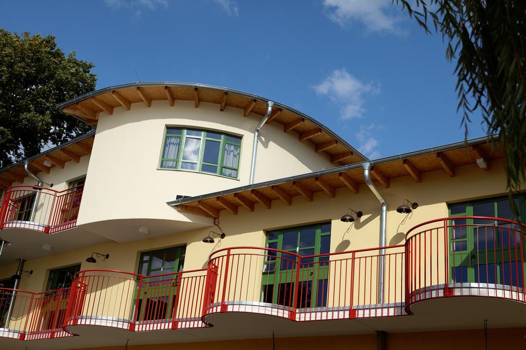 Seminar- Und Gaestehaus Flussbad Gartenstrasse Berlin Dış mekan fotoğraf