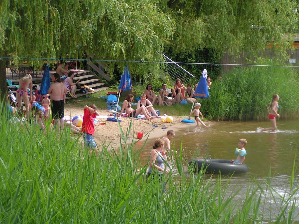 Seminar- Und Gaestehaus Flussbad Gartenstrasse Berlin Dış mekan fotoğraf